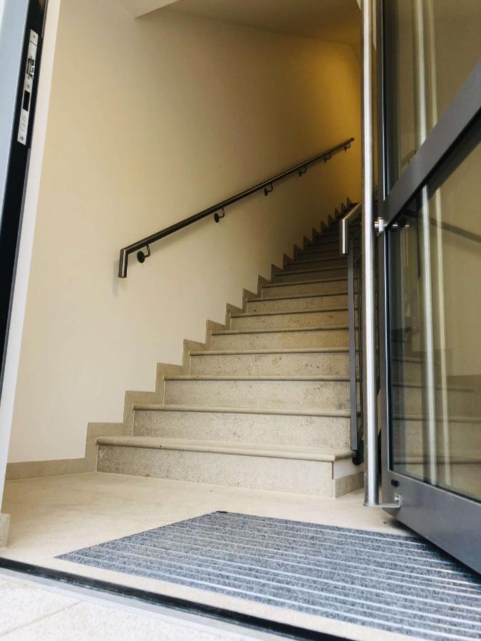 Sonniges Dg Apartment Nahe Bahnhof In גמונד אם טגרנזה מראה חיצוני תמונה